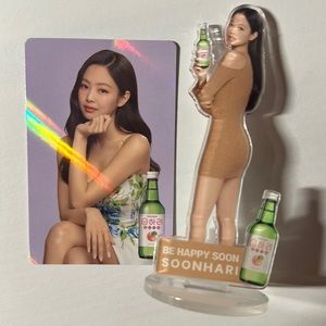 Jennie photo card and figure